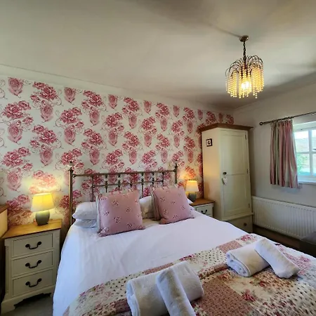 2 Bed In Oc-llh07 هوكسهيد